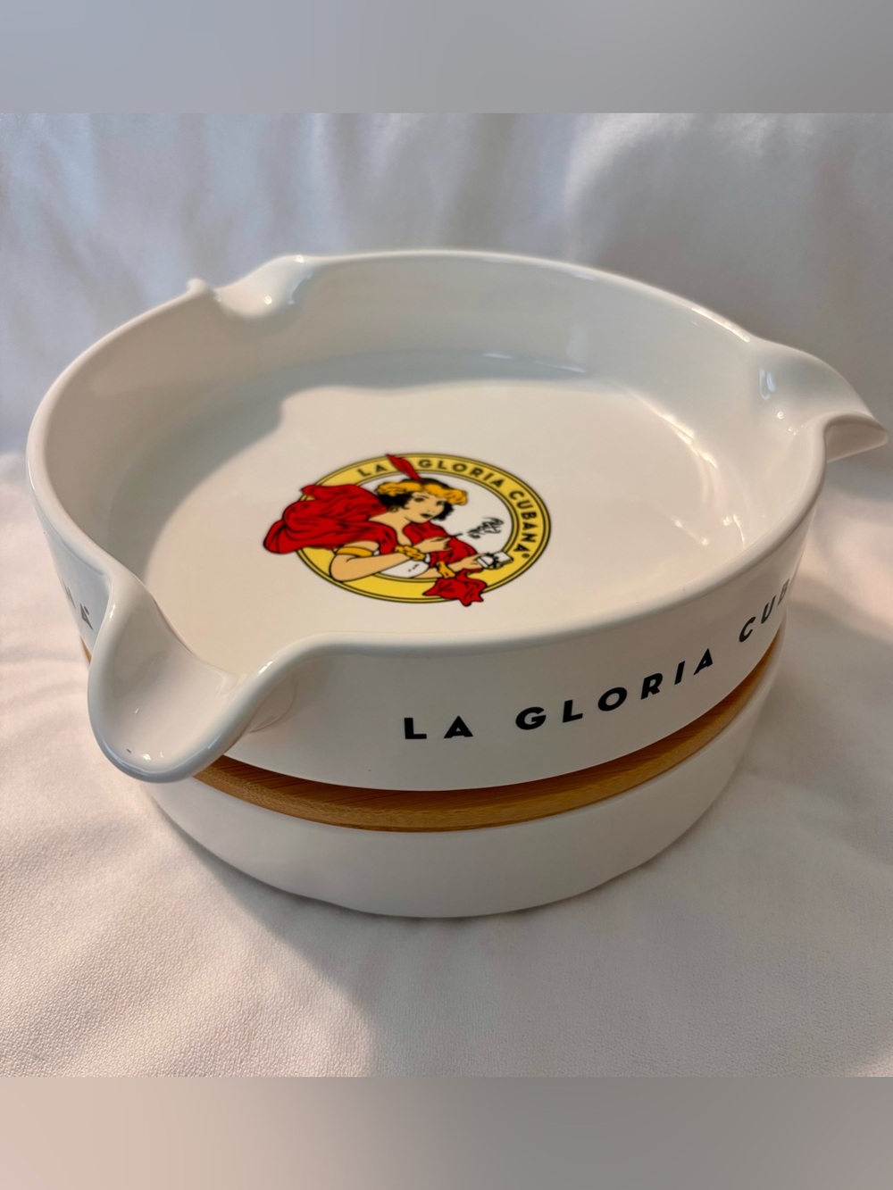 La Gloria Cubana NIB Ceramic Cigar Ashtray Set with Wooden Storage Lid